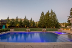 021_Swimming-pool-with-complete-backyard