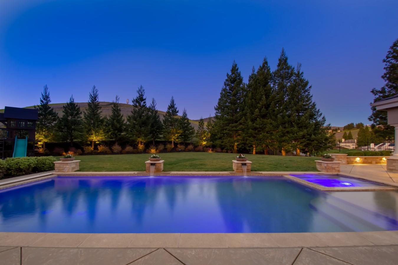 036_Swimming pool design for backyard